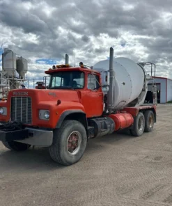 1988 Mack RD600 Concrete Mixer Truck